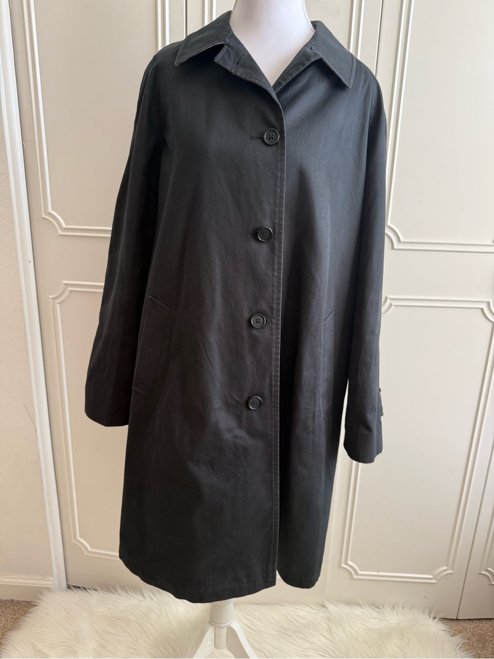 Burberry Vintage Mid-Length Black Trench Coat- Size 6 - Picture 1 of 8
